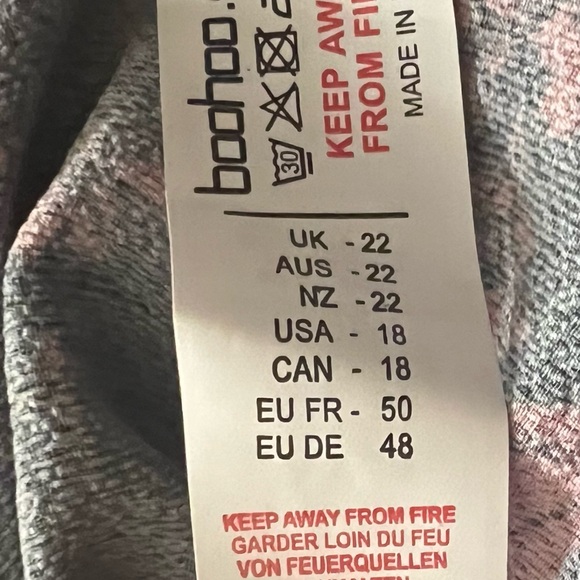 Boohoo Plus Tiered Woven Smock Dress - Picture 10 of 11